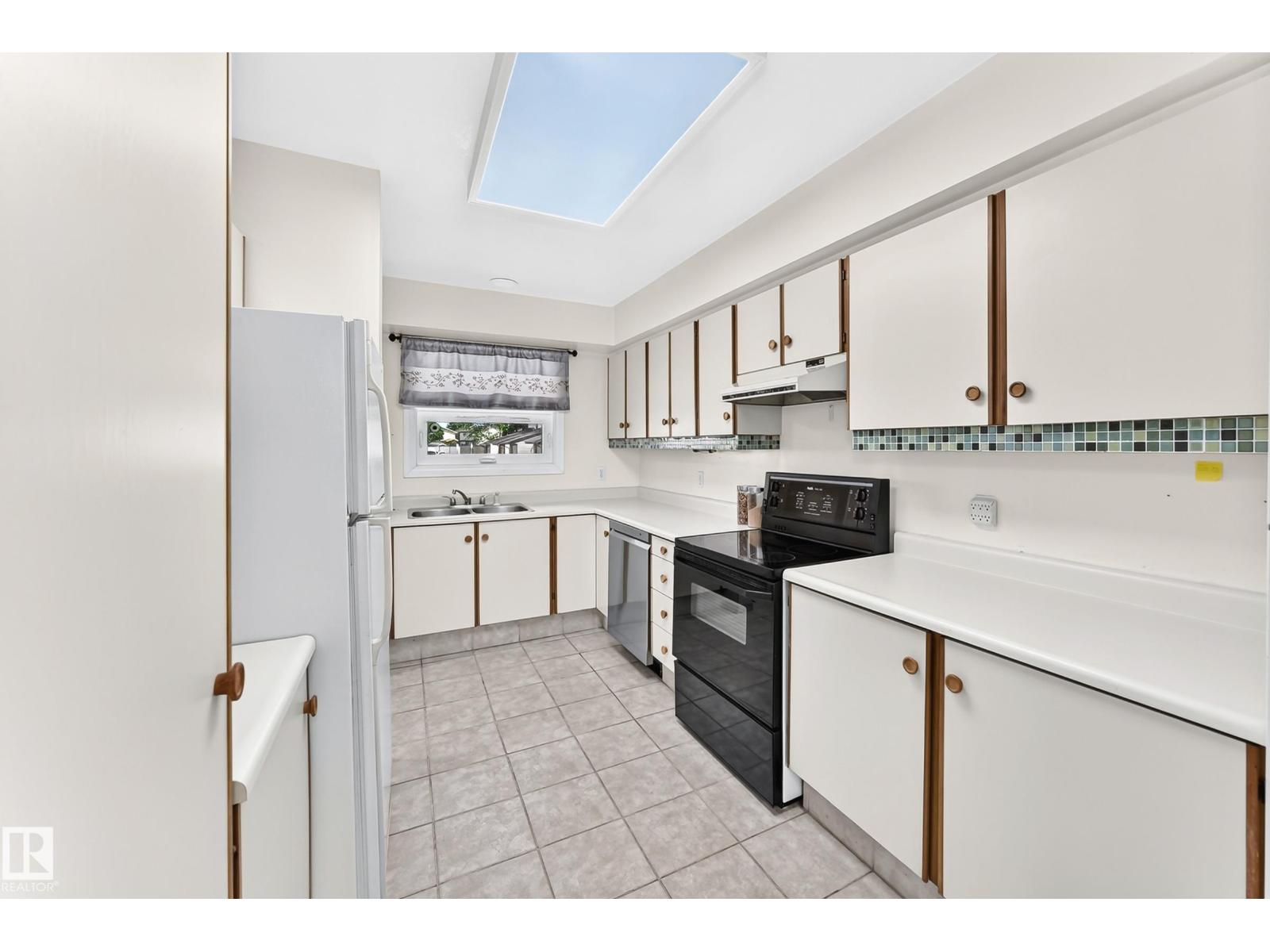 10619 BEAUMARIS RD NW - photo 5