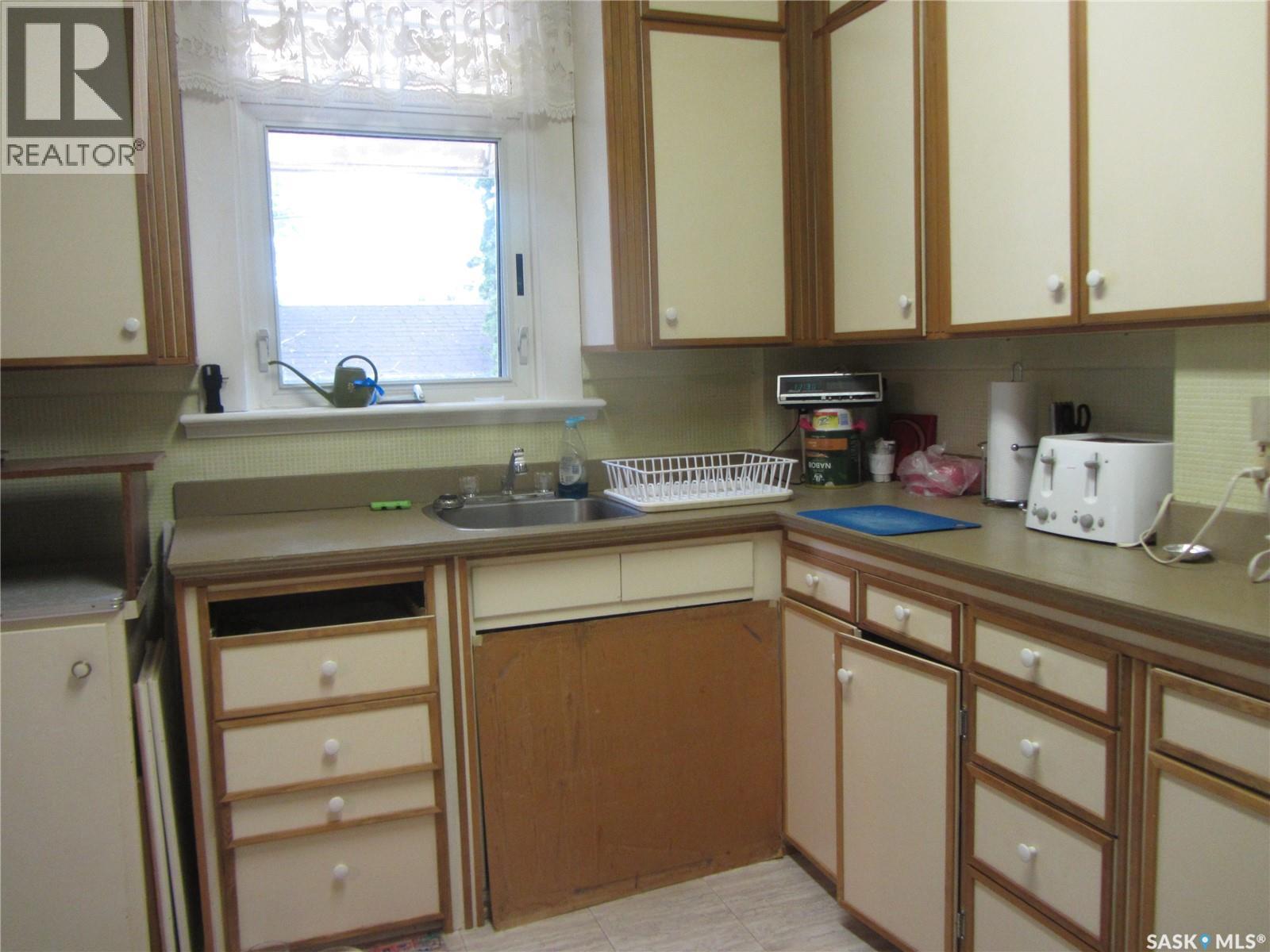 914 Victoria AVENUE — photo 11