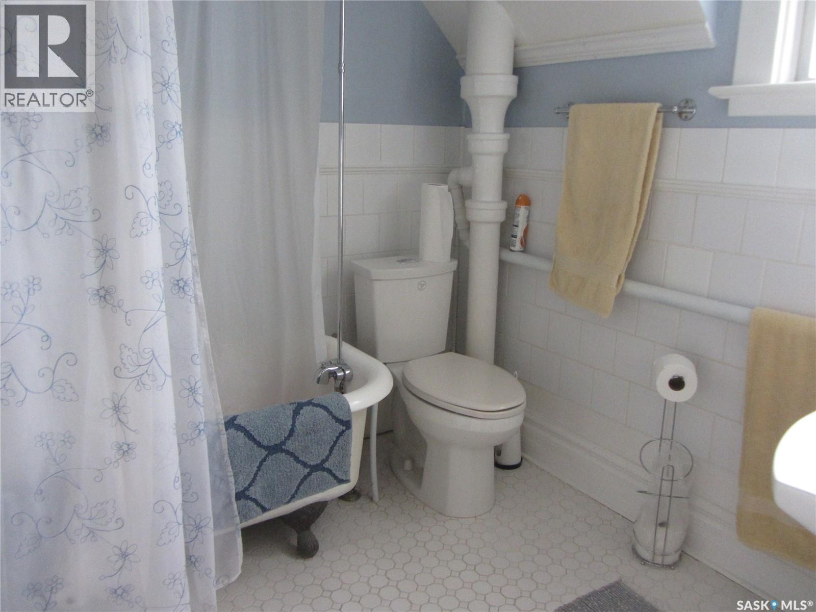 914 Victoria AVENUE — photo 17