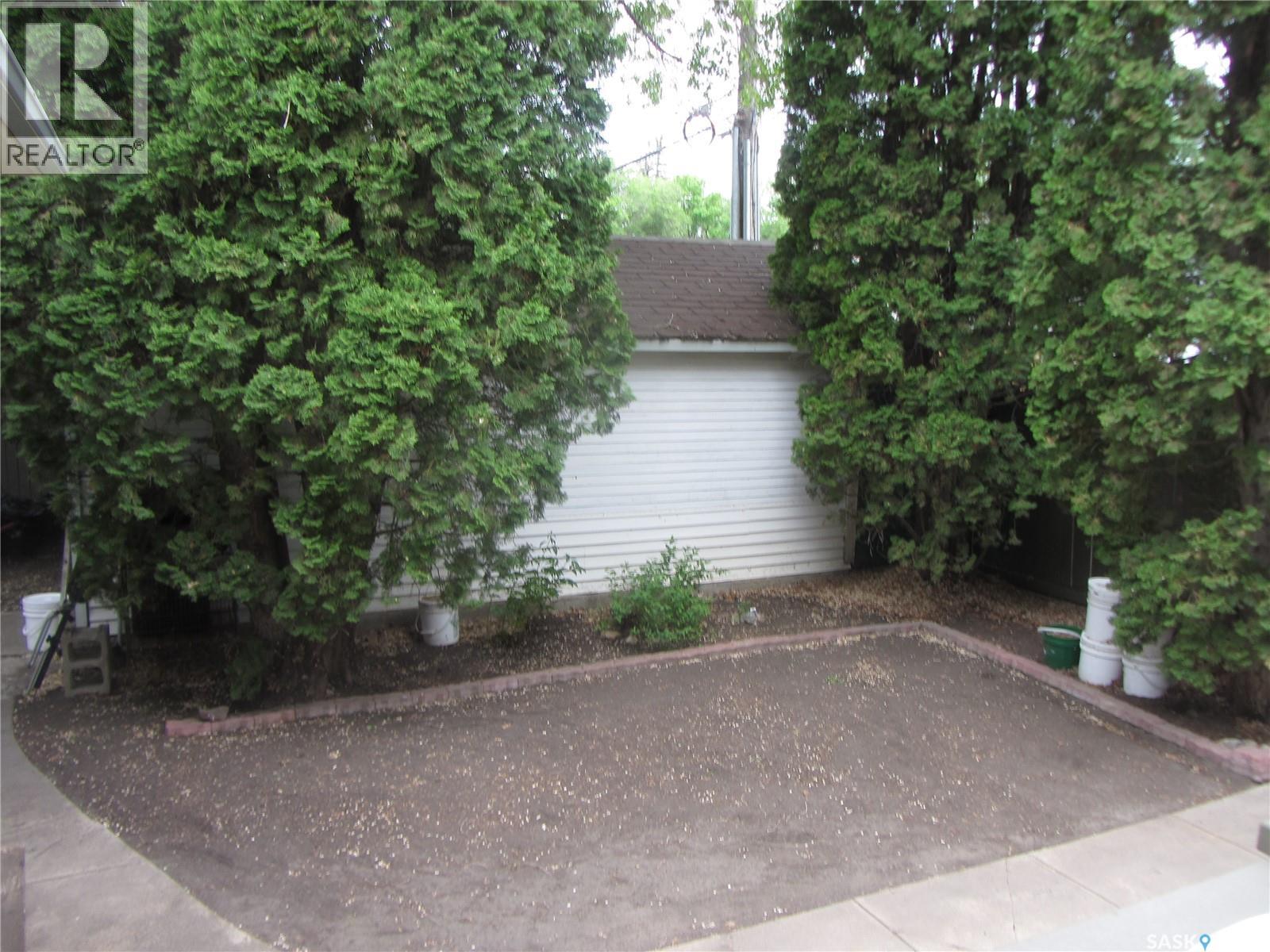 914 Victoria AVENUE — photo 33