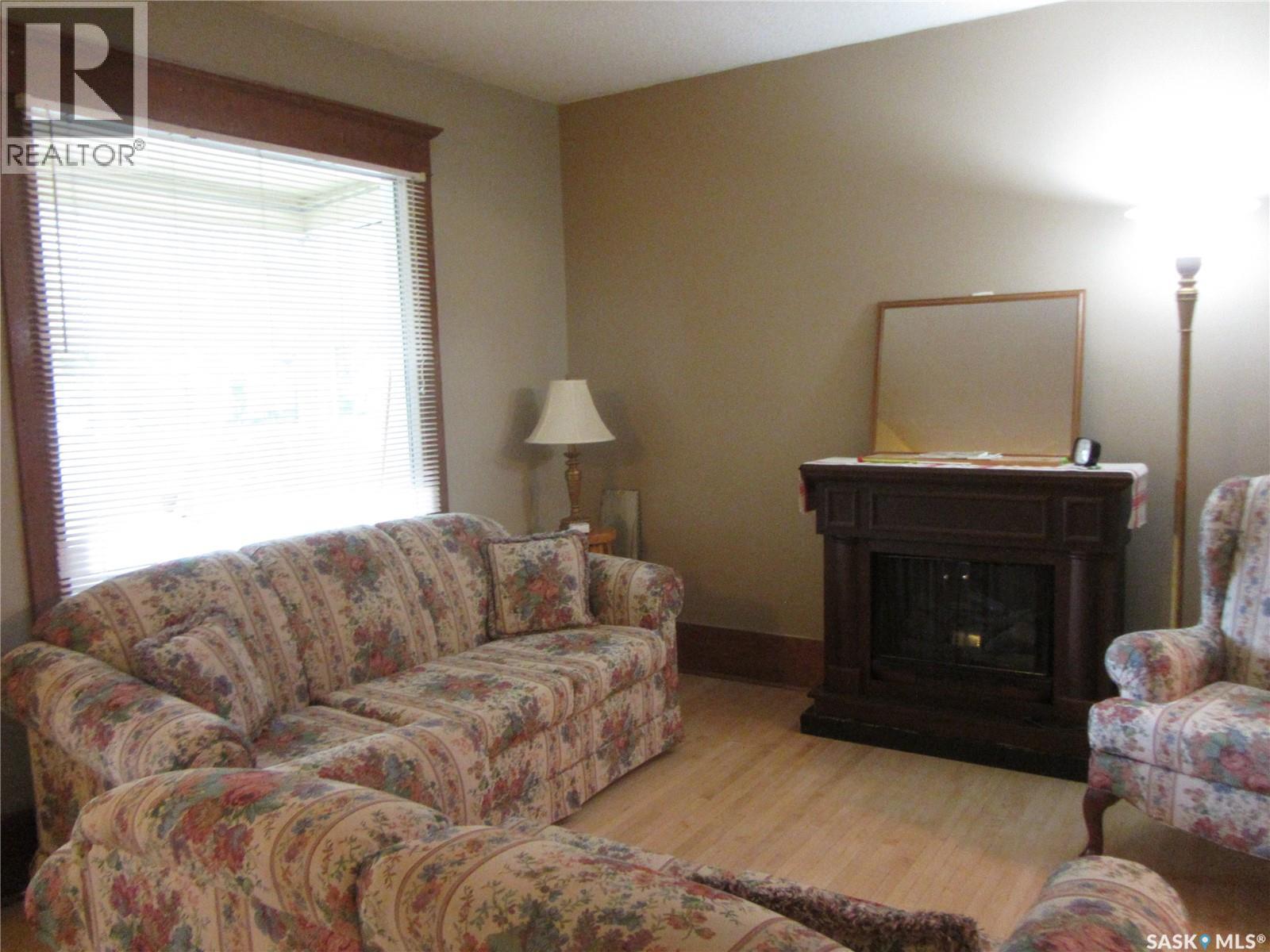 914 Victoria AVENUE - photo 4