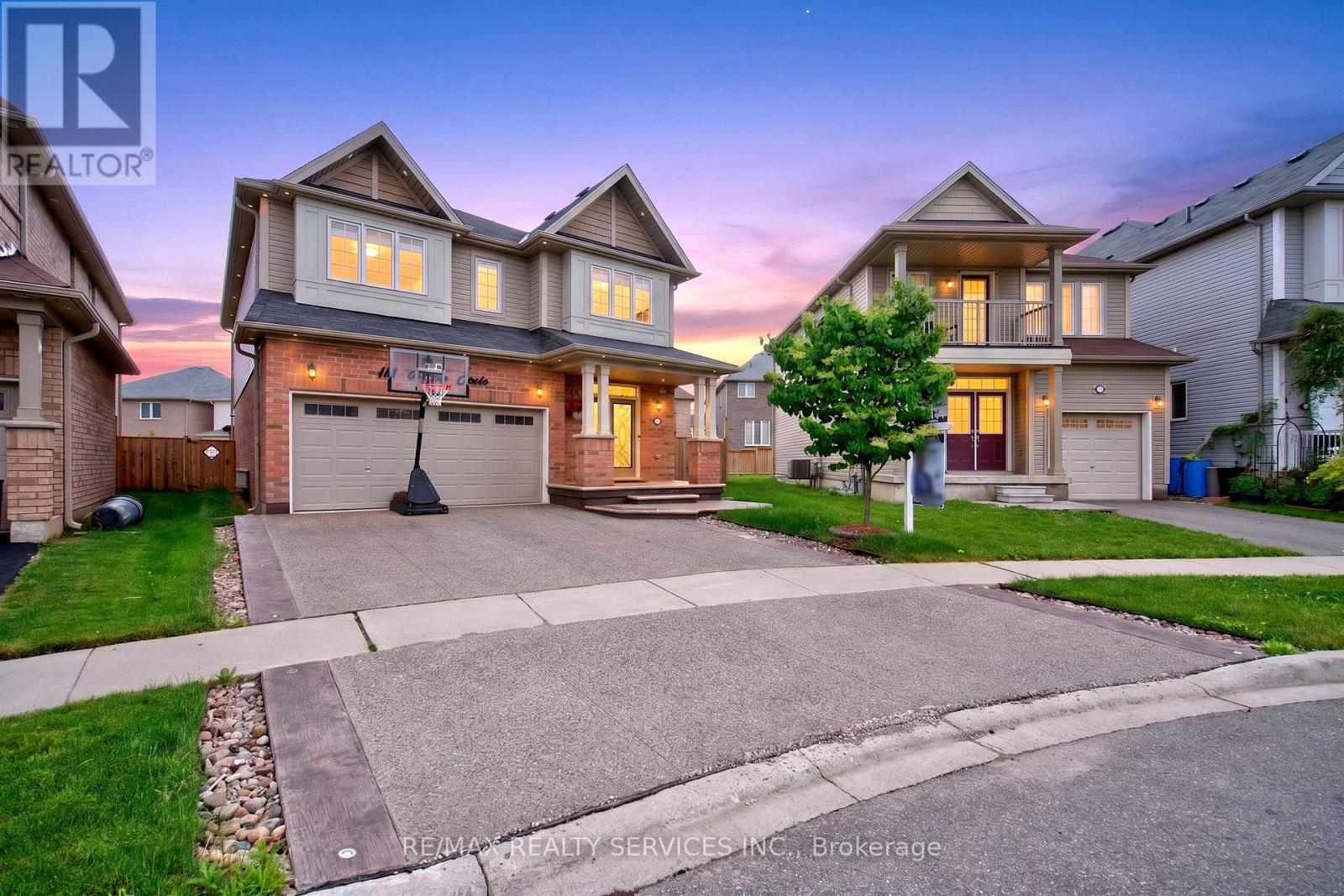 154 MUNRO CIRCLE - 1