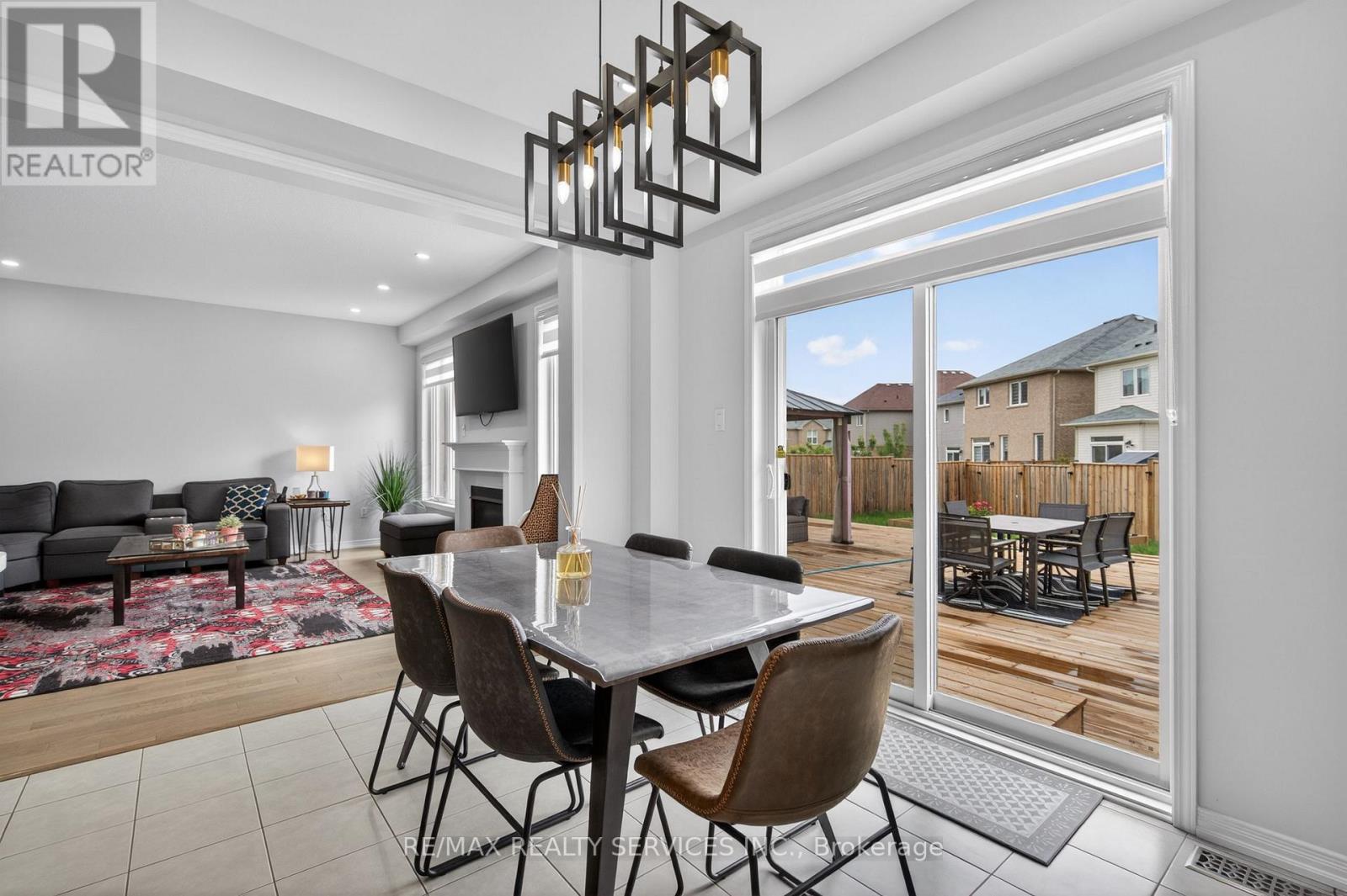 154 MUNRO CIRCLE - 18