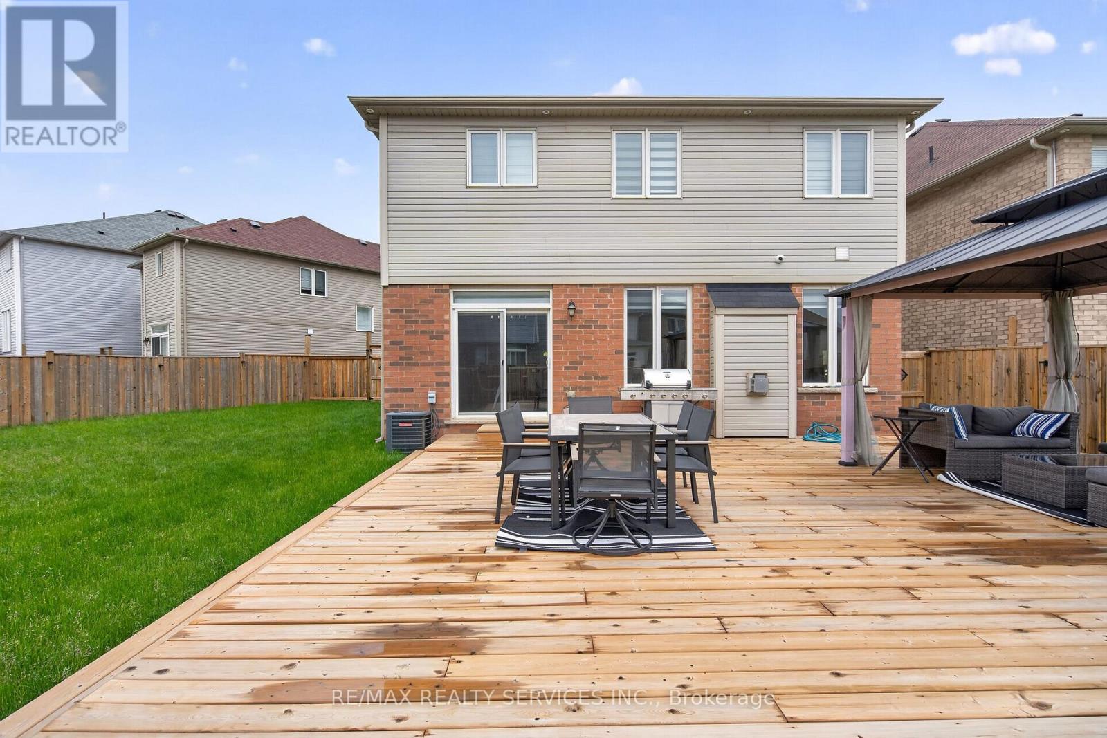 154 MUNRO CIRCLE - 22