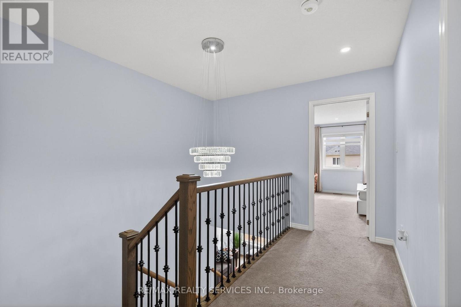 154 MUNRO CIRCLE - 27