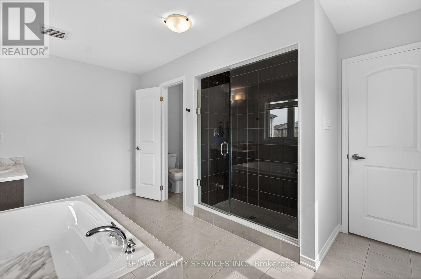 154 MUNRO CIRCLE - 34