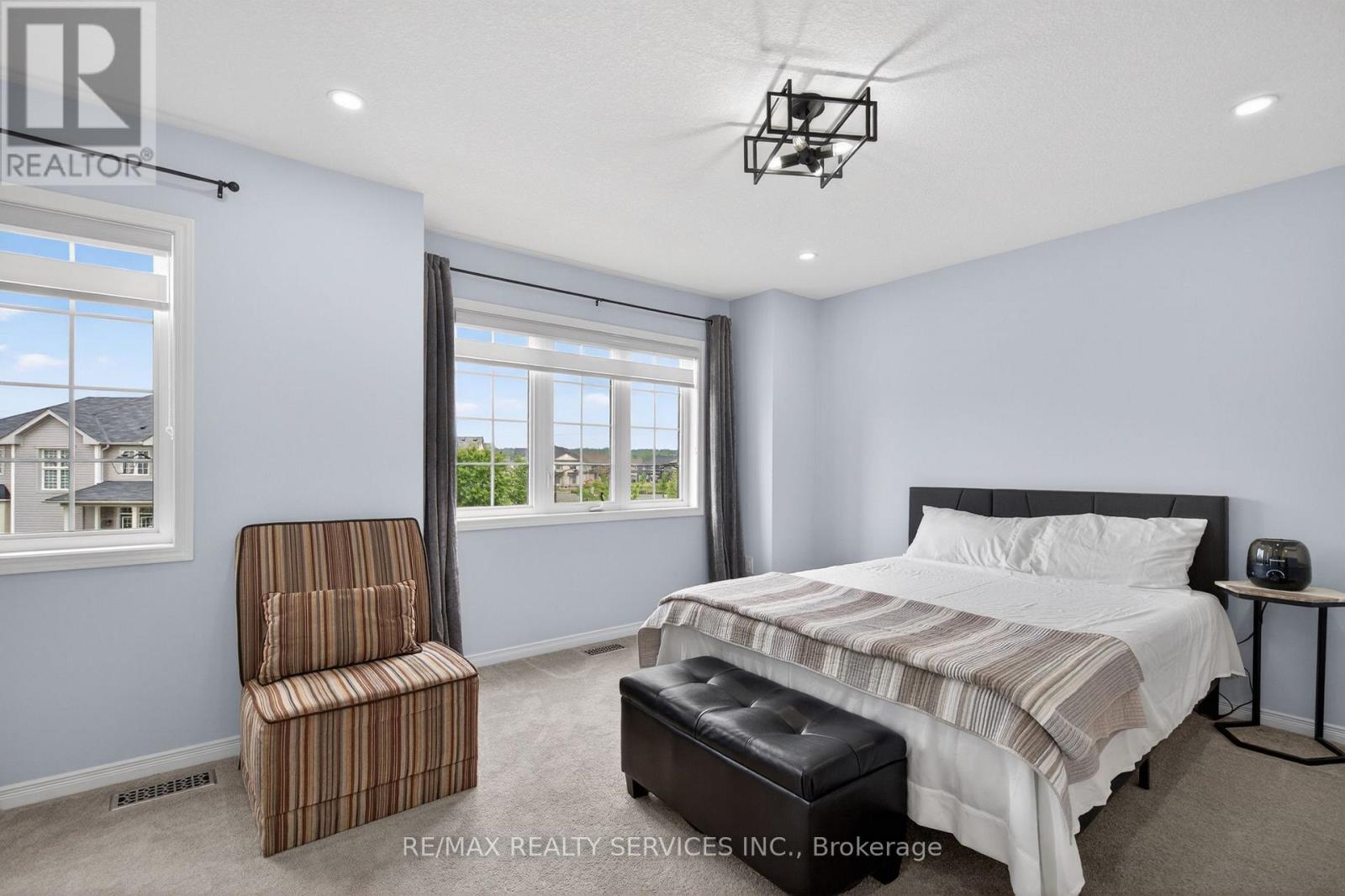 154 MUNRO CIRCLE - 36