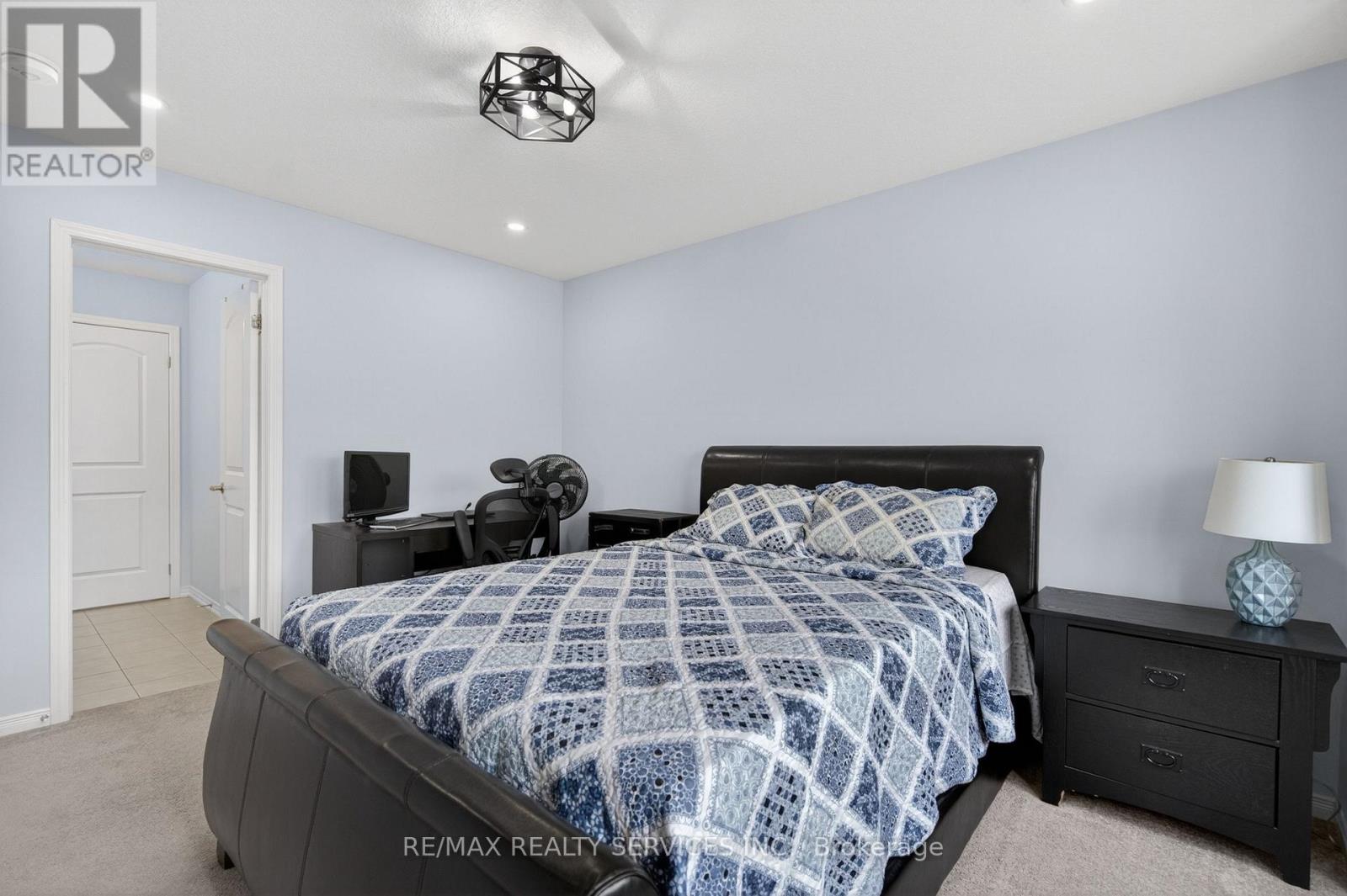 154 MUNRO CIRCLE - 41