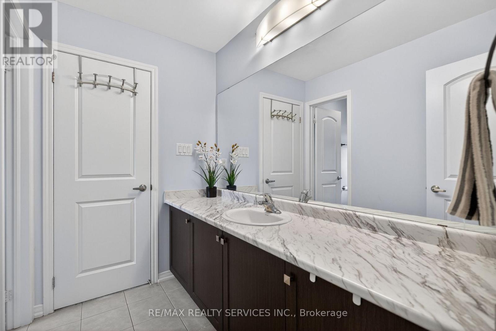154 MUNRO CIRCLE - 42