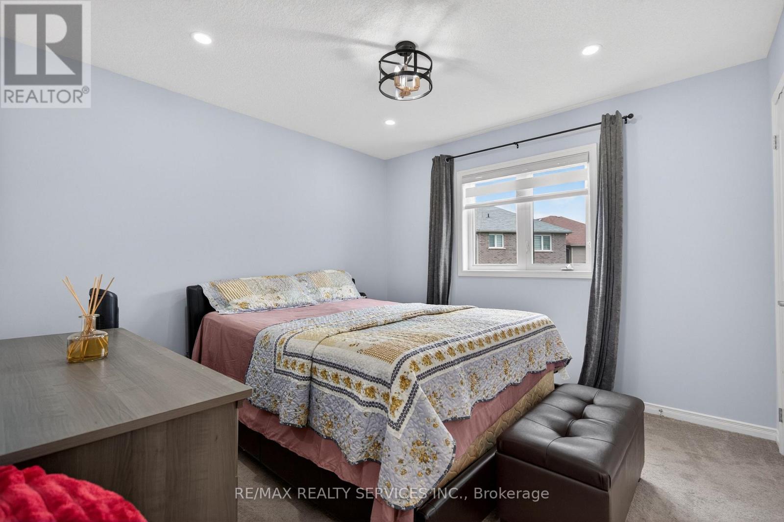 154 MUNRO CIRCLE - 43