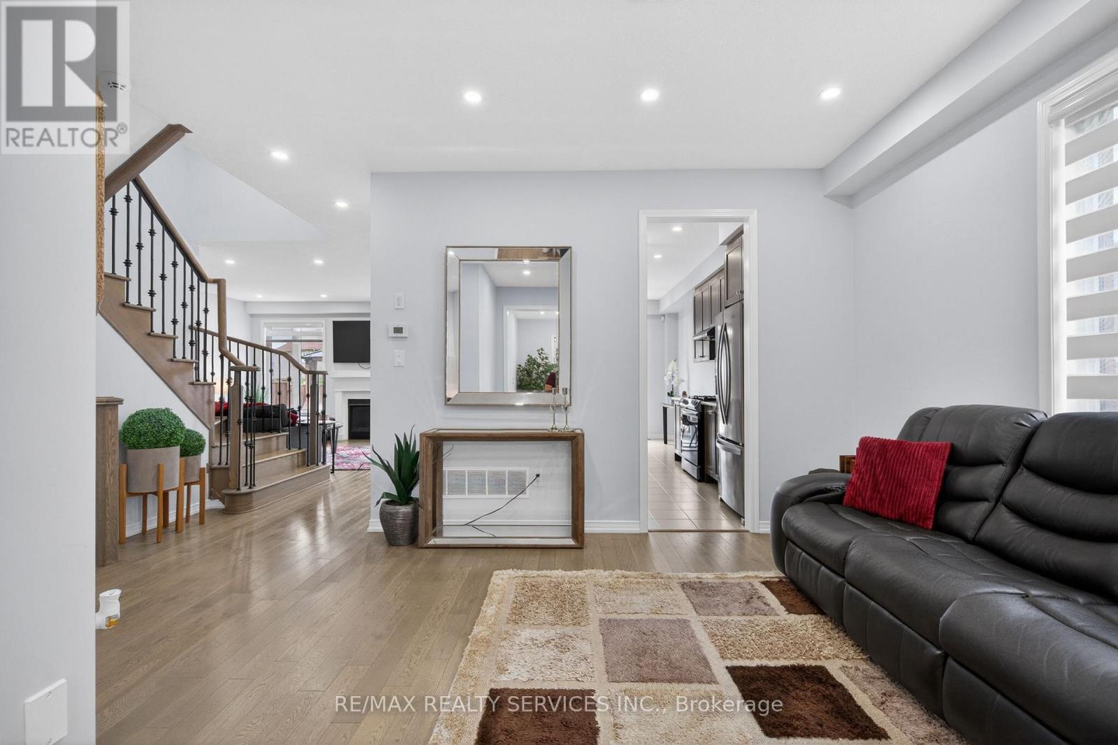 154 MUNRO CIRCLE - 6