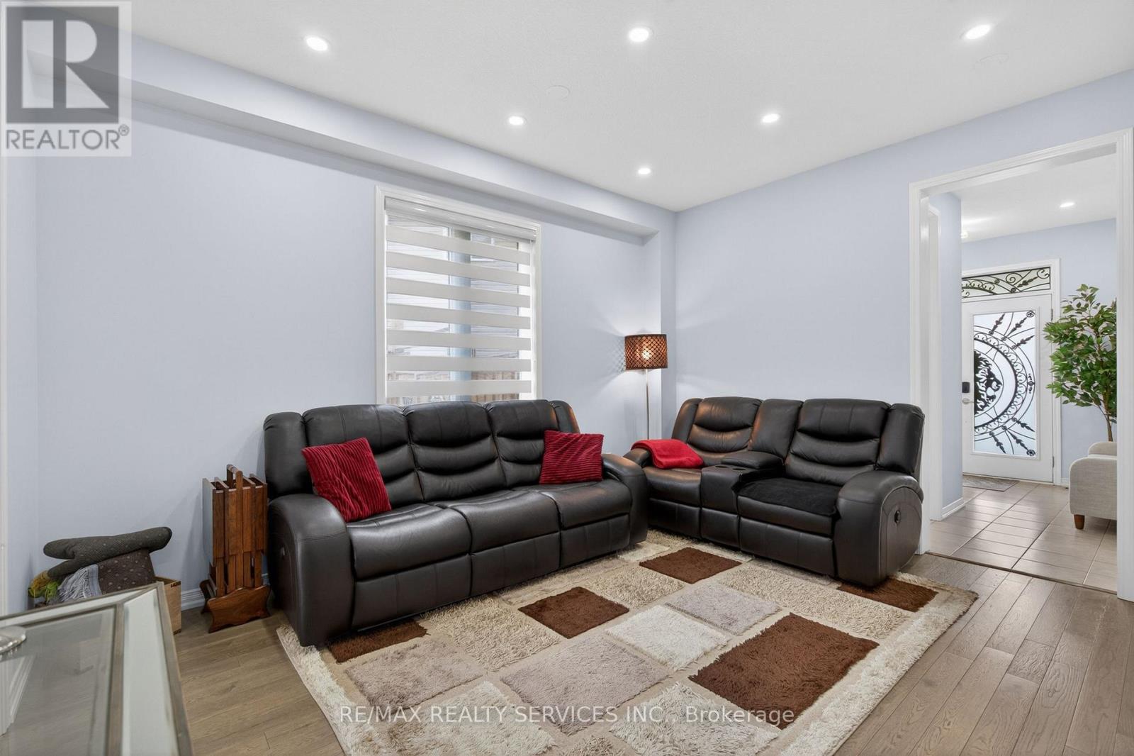 154 MUNRO CIRCLE - 7