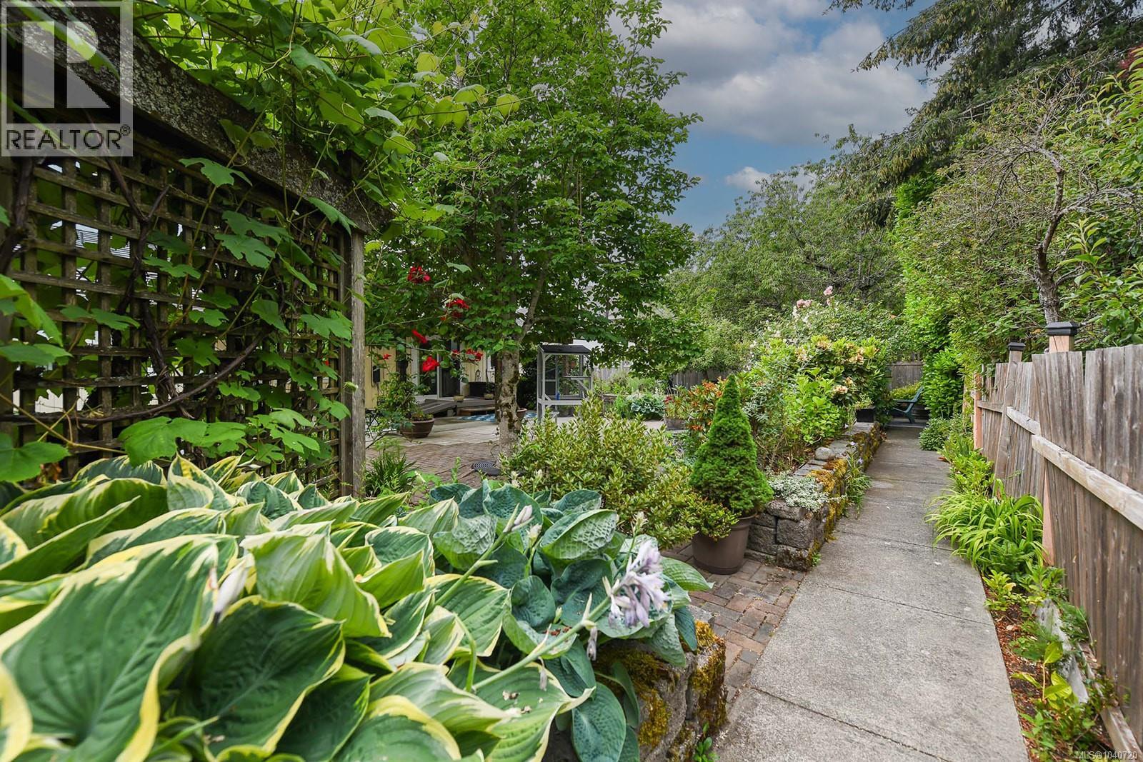 2136 Bolt Ave - 26