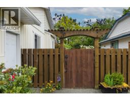 2136 Bolt Ave, Comox, BC V9M3L6 Photo 17
