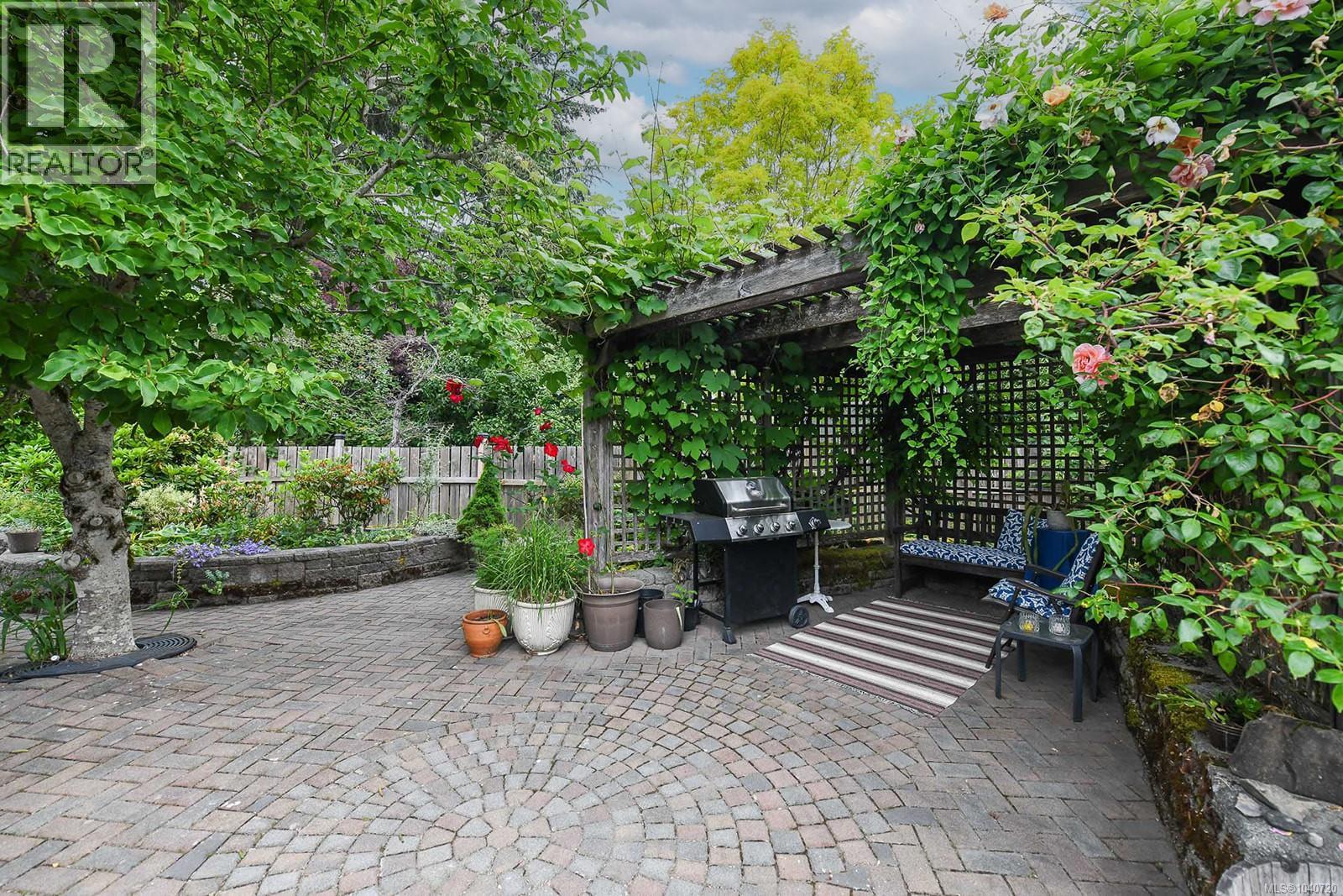2136 Bolt Ave - 23