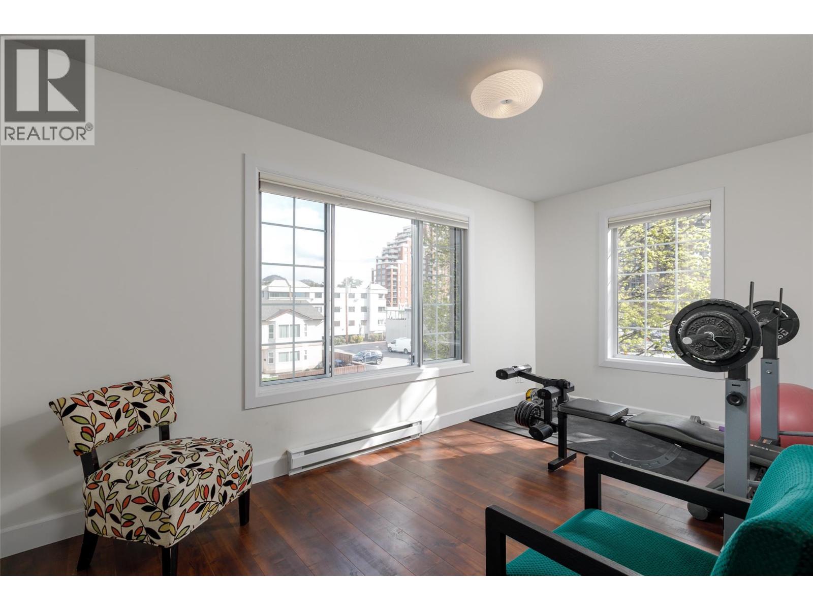 #202 1055 Lawrence Avenue - 12