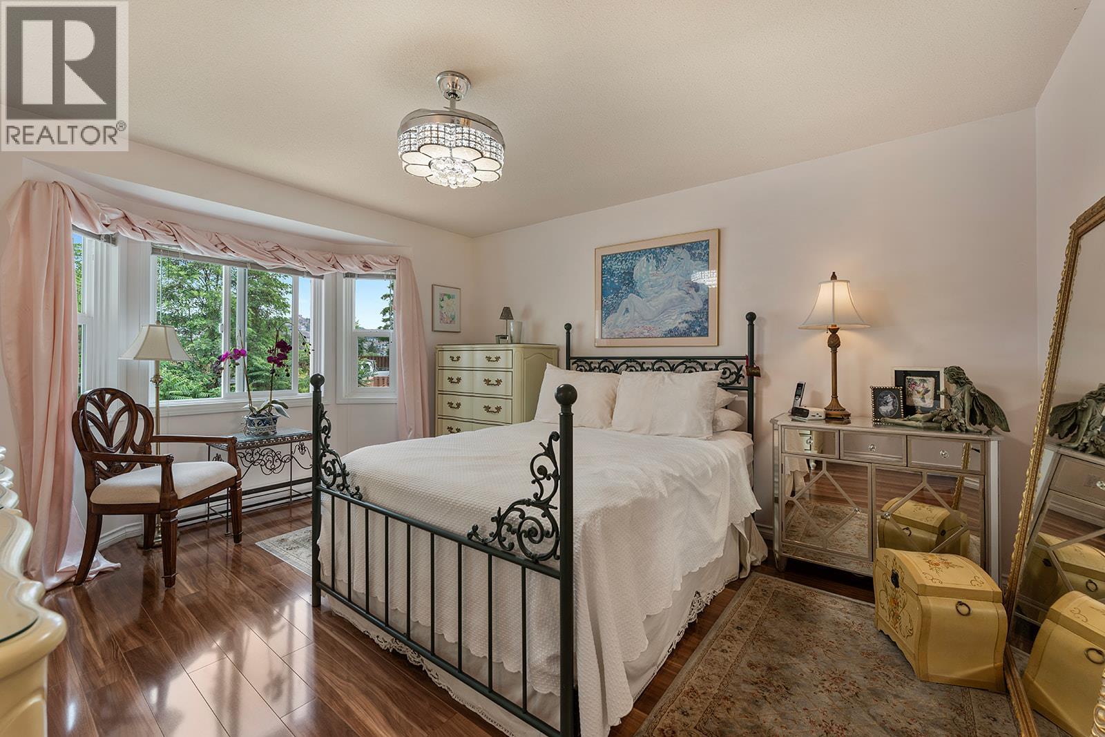 #304 1534 LAWRENCE Avenue - 4
