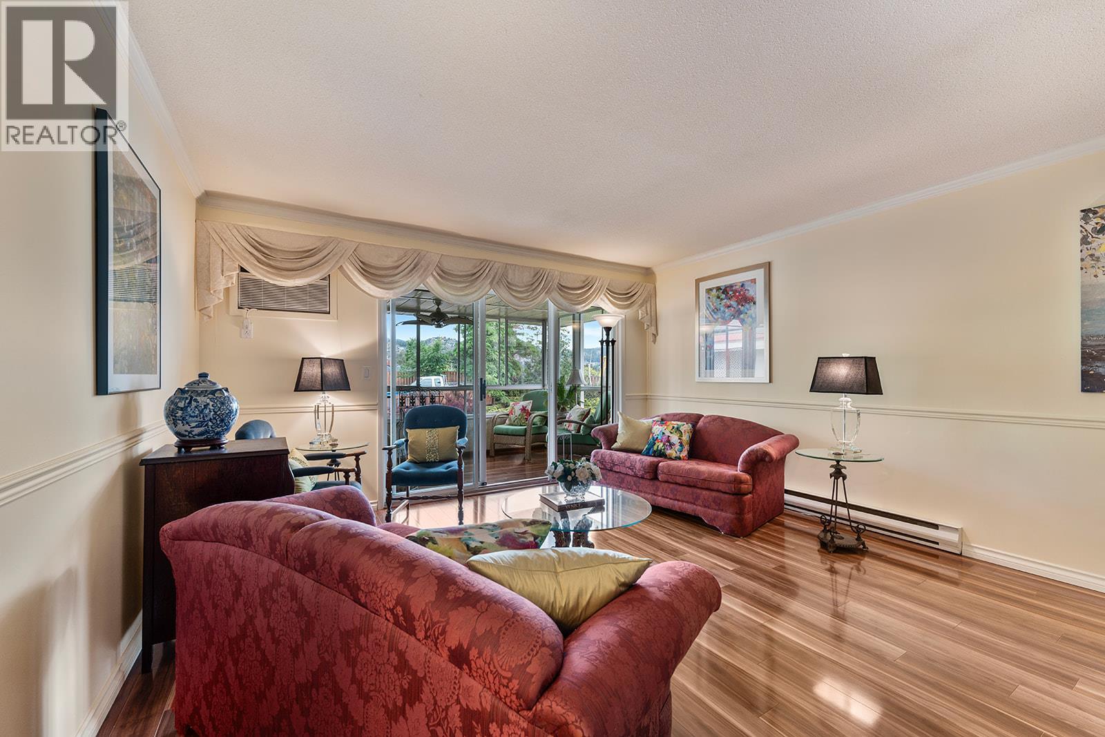#304 1534 LAWRENCE Avenue - 28