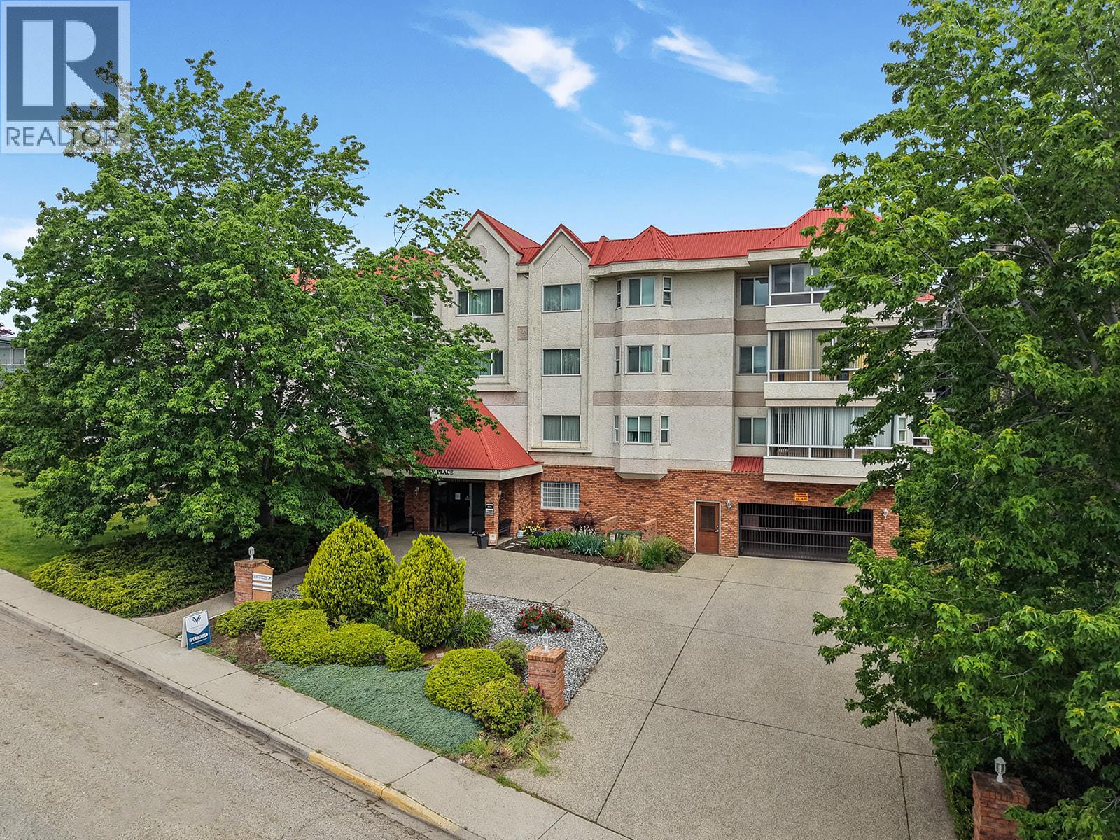 #304 1534 LAWRENCE Avenue - 32