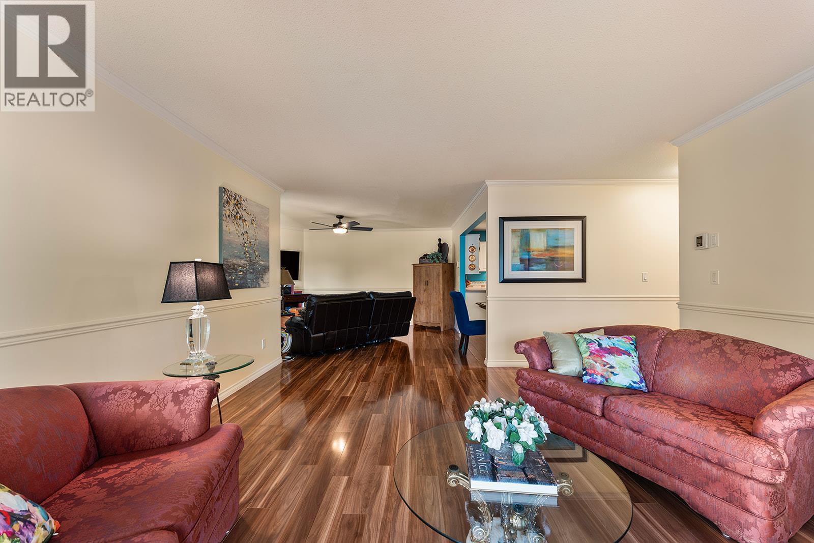 #304 1534 LAWRENCE Avenue - 11