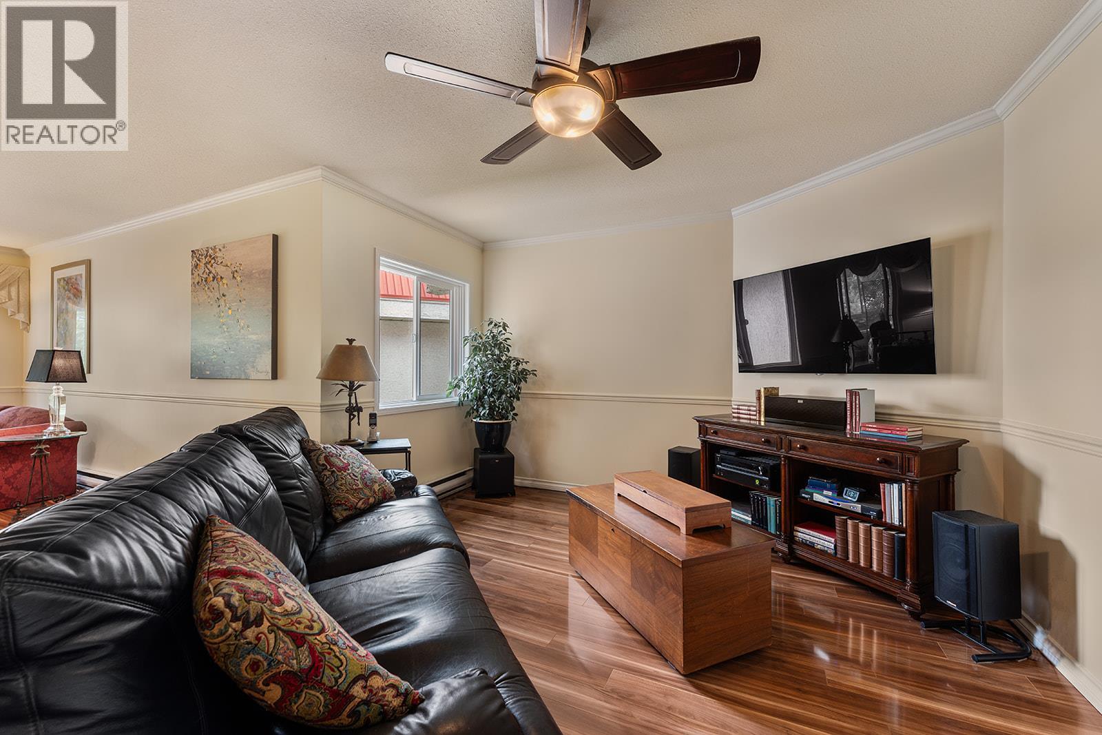 #304 1534 LAWRENCE Avenue - 13
