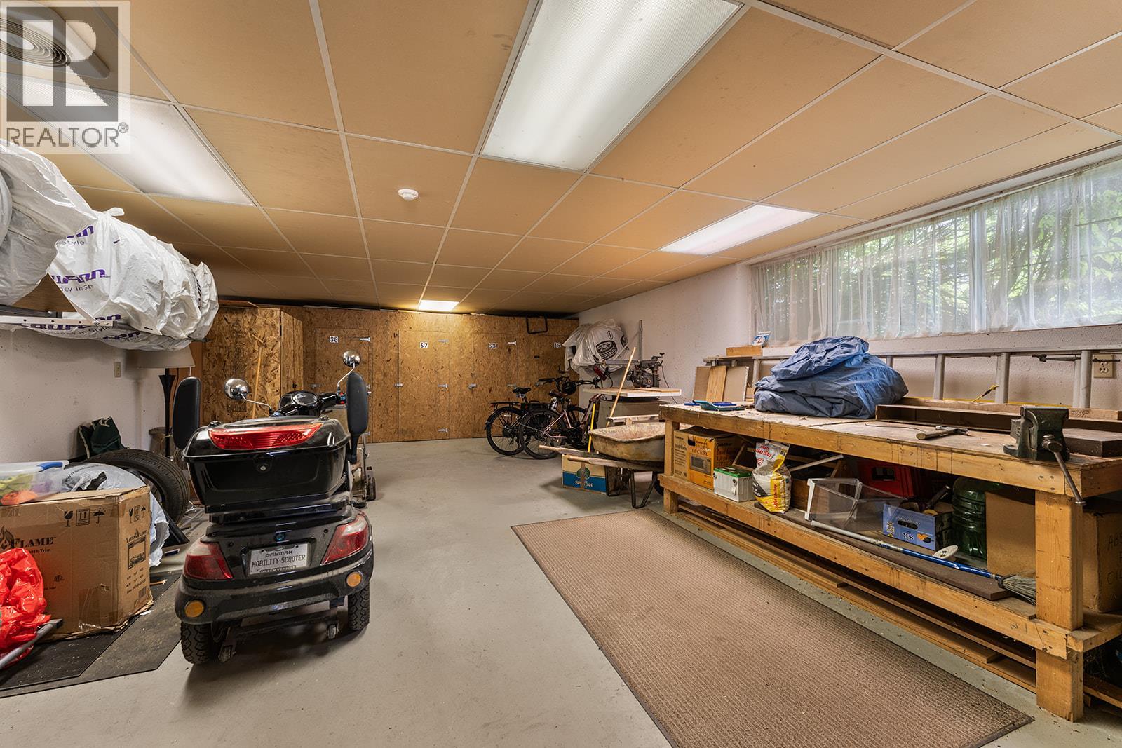 #304 1534 LAWRENCE Avenue - 29