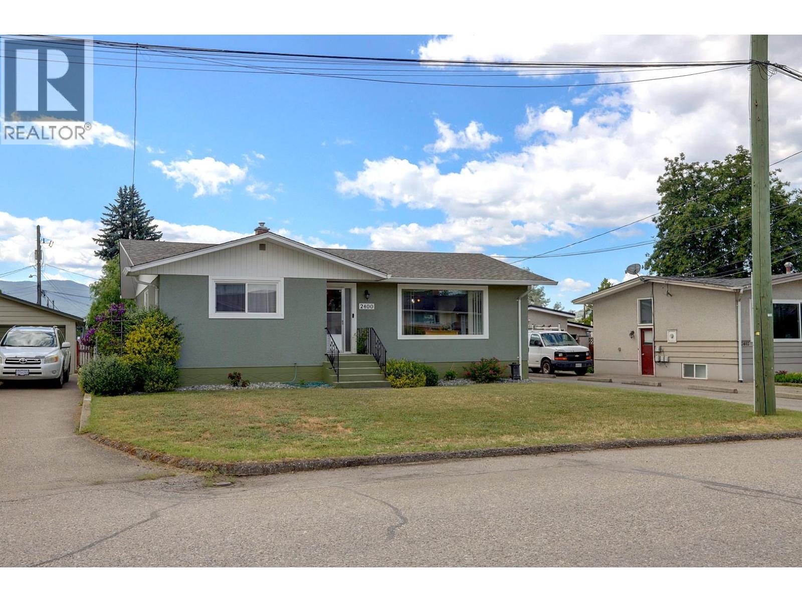 2400 44 Avenue - 2