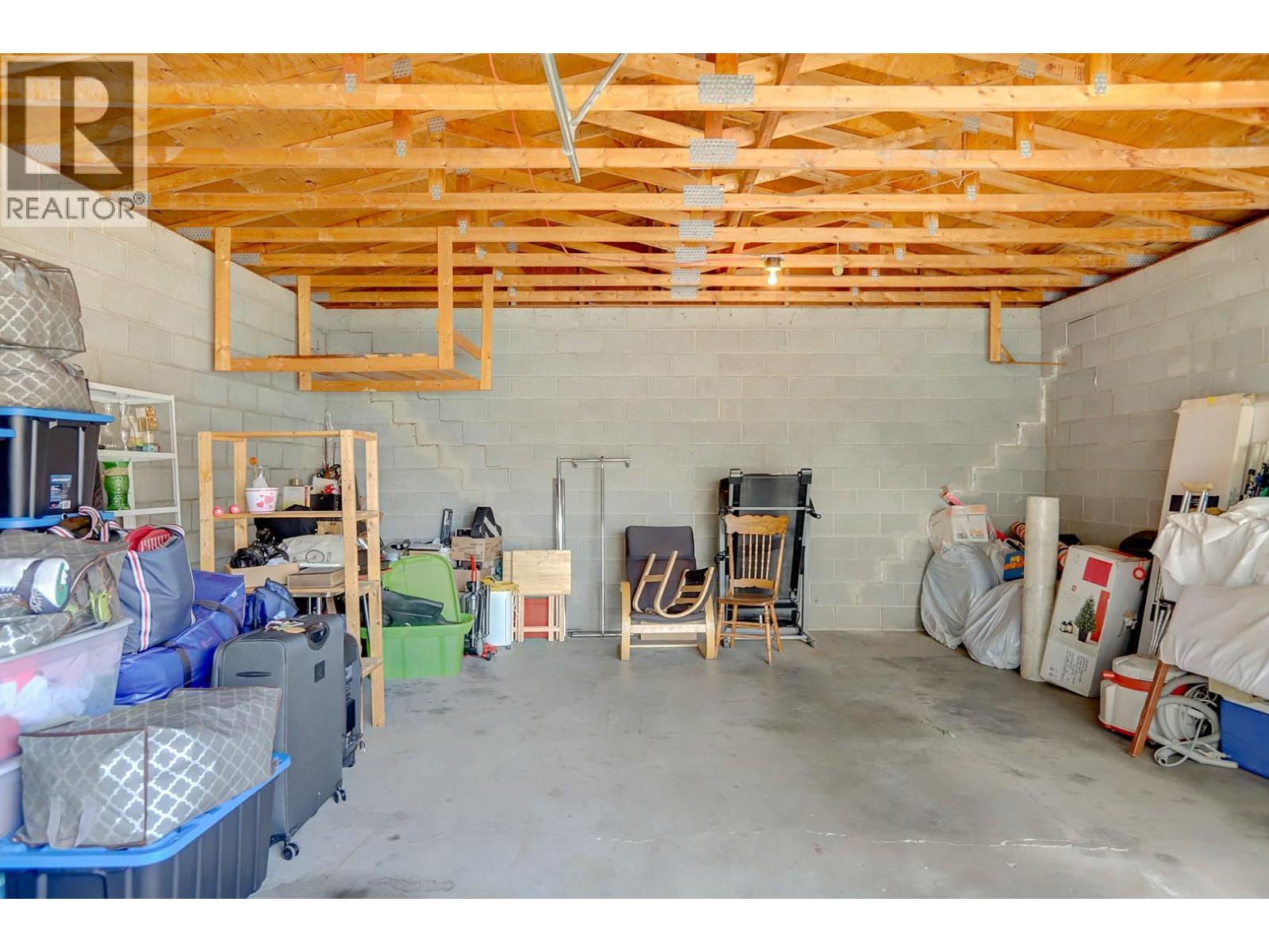 2400 44 Avenue - 52