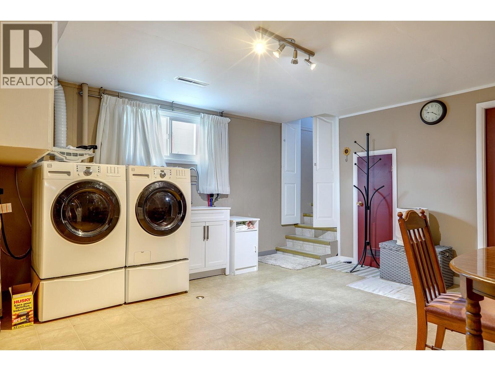 2400 44 Avenue - 35