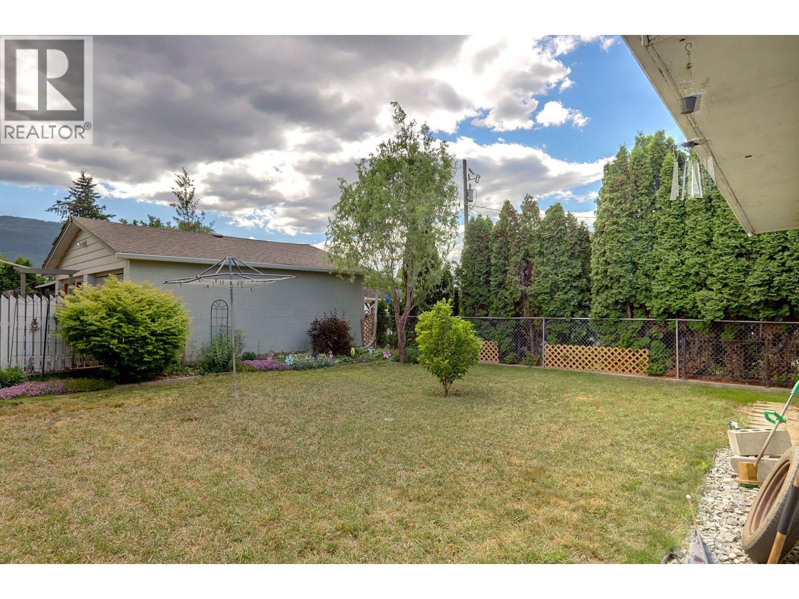 2400 44 Avenue - 53