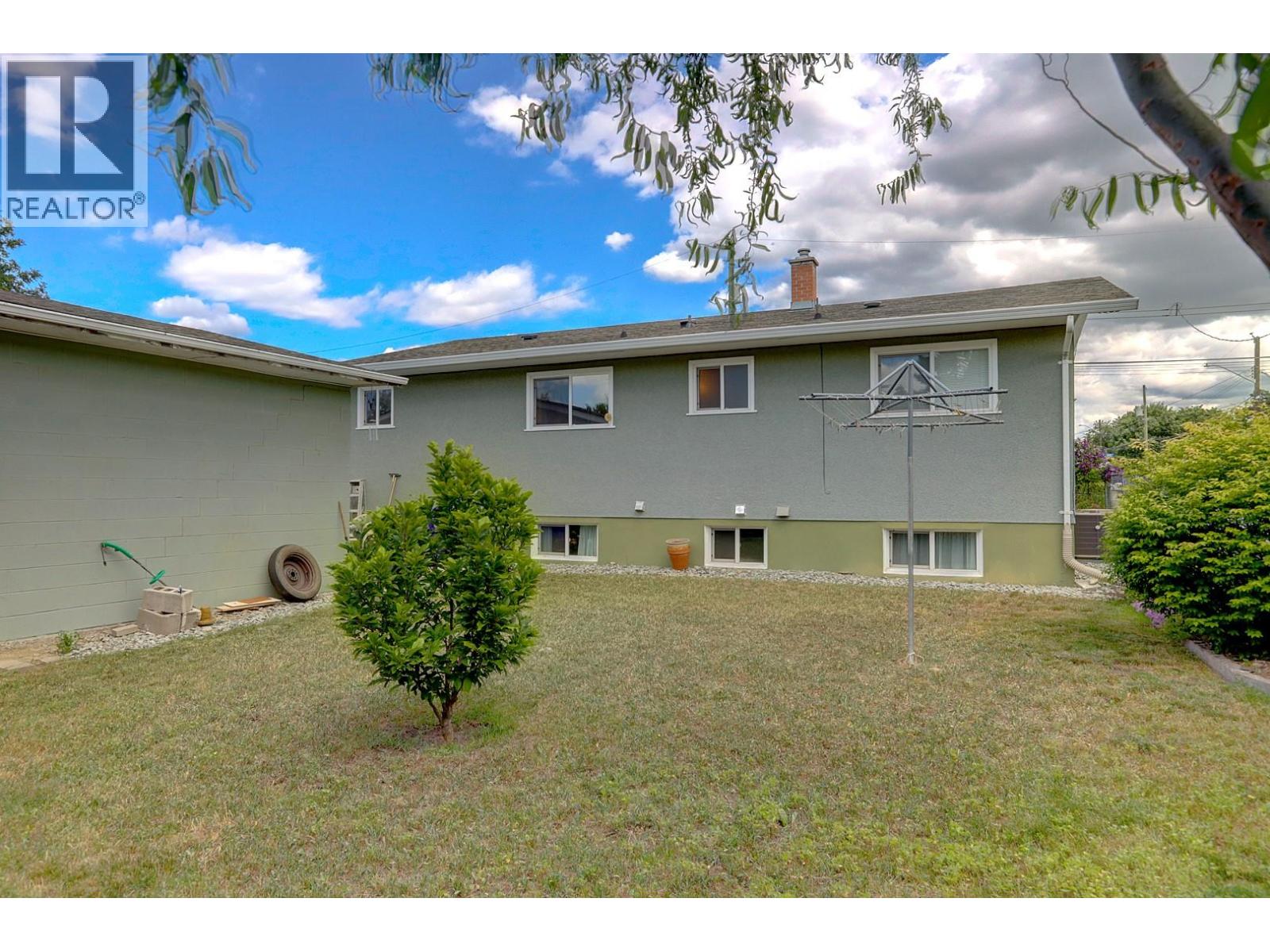 2400 44 Avenue - 57
