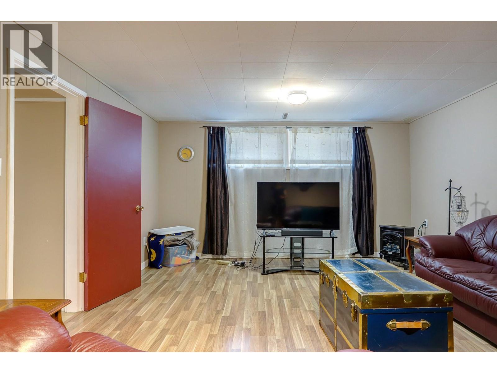 2400 44 Avenue - 39