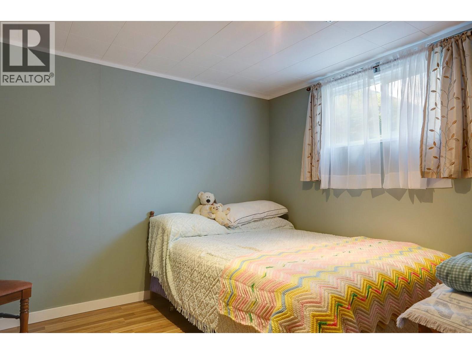 2400 44 Avenue - 41