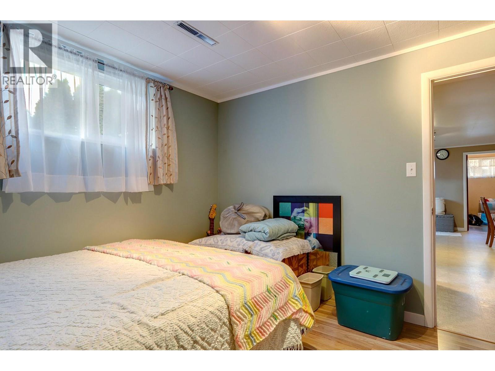 2400 44 Avenue - 42