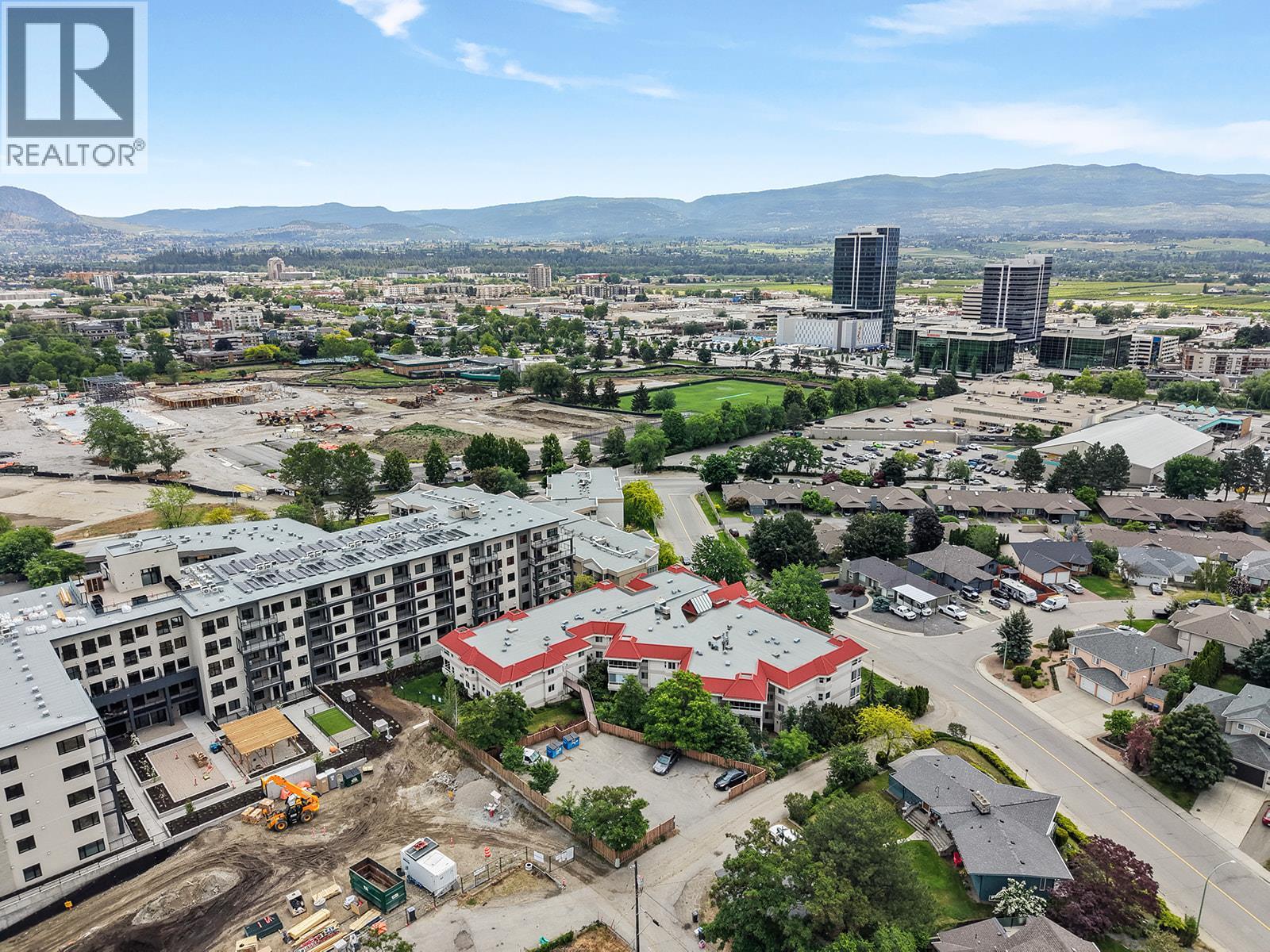 #304 1534 LAWRENCE Avenue - 36