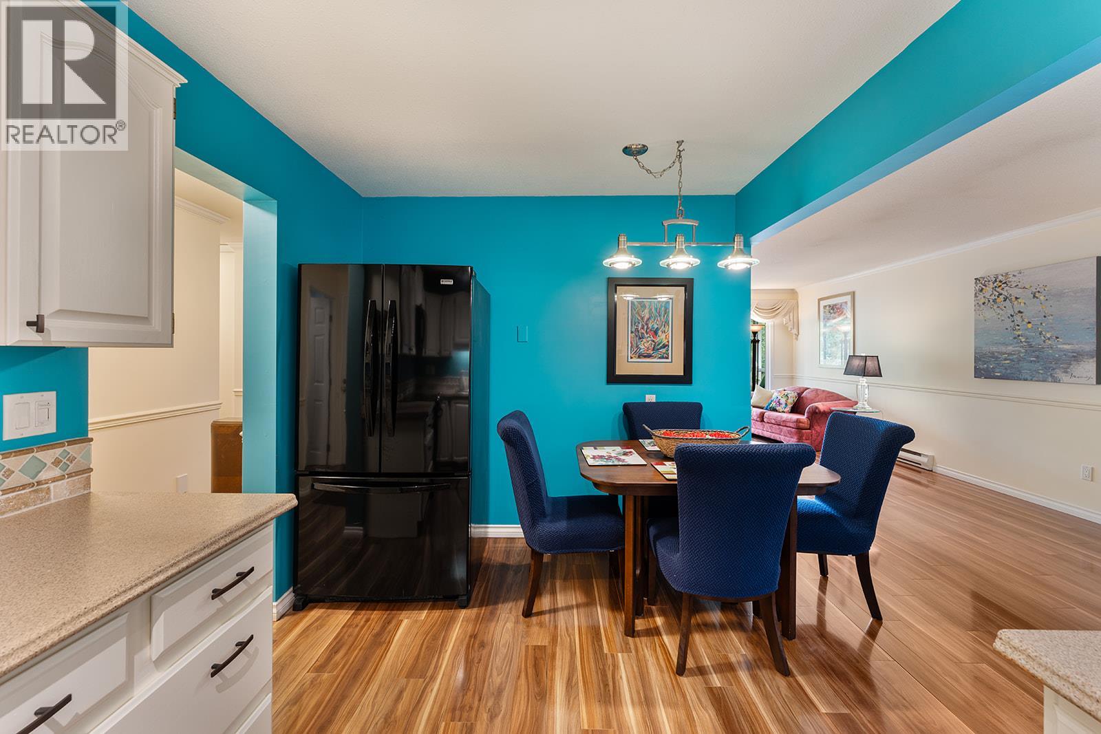 #304 1534 LAWRENCE Avenue - 21
