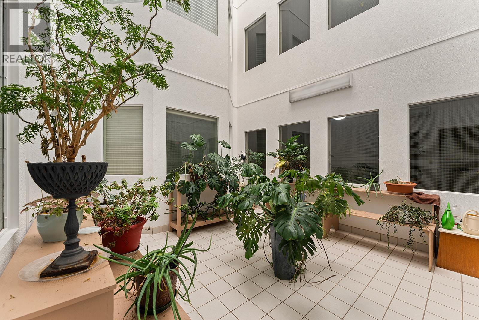 #304 1534 LAWRENCE Avenue - 24