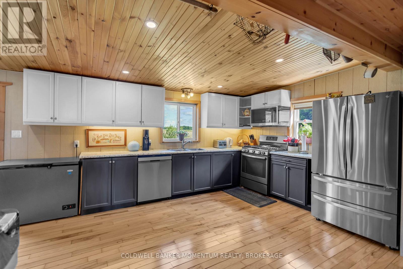 11 COVE LANE - 10