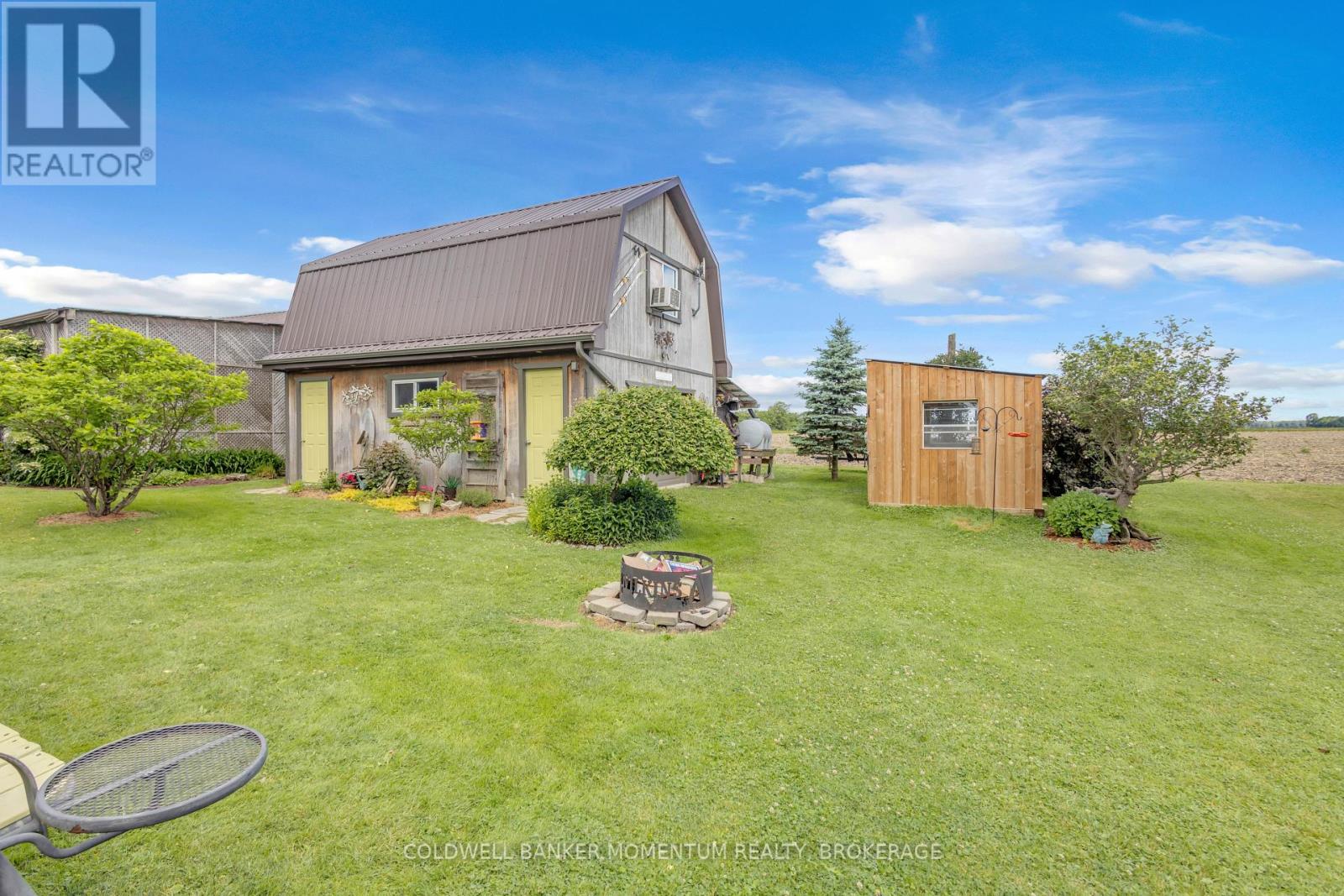 11 COVE LANE - 25