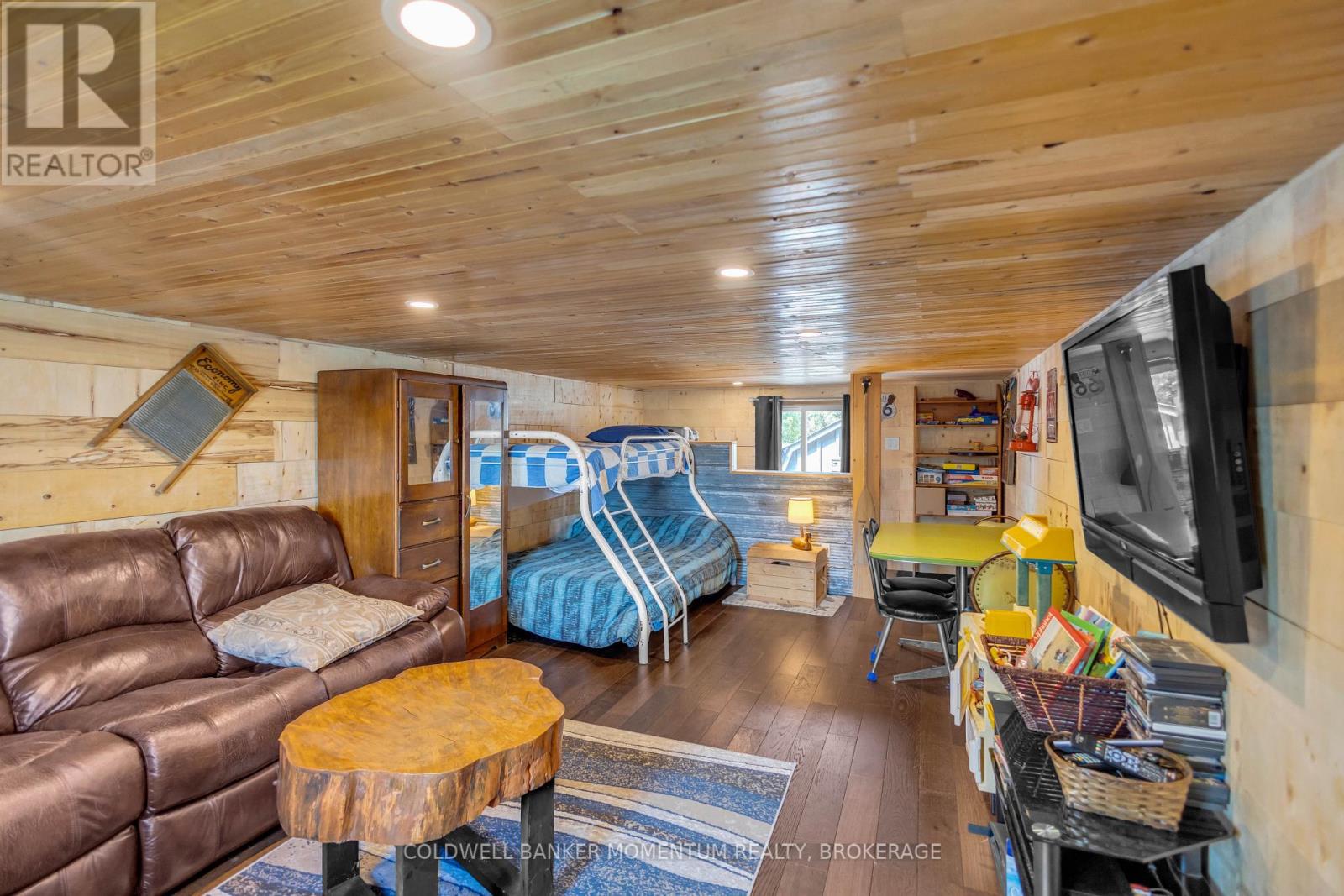 11 COVE LANE - 28