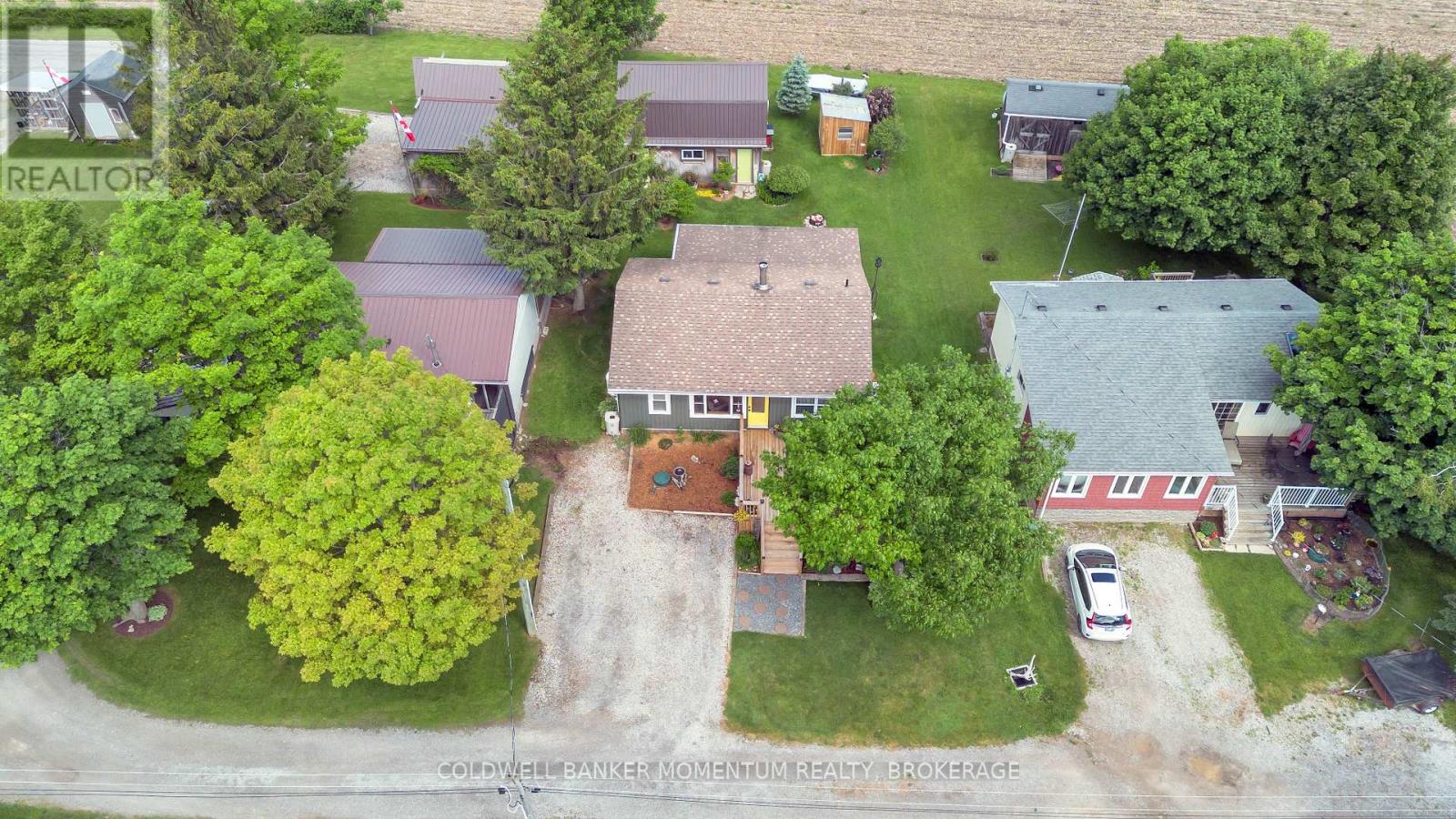 11 COVE LANE - 32