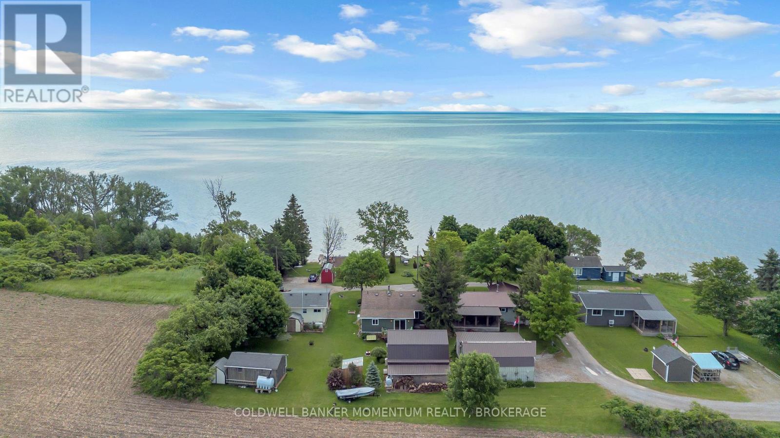 11 COVE LANE - 35