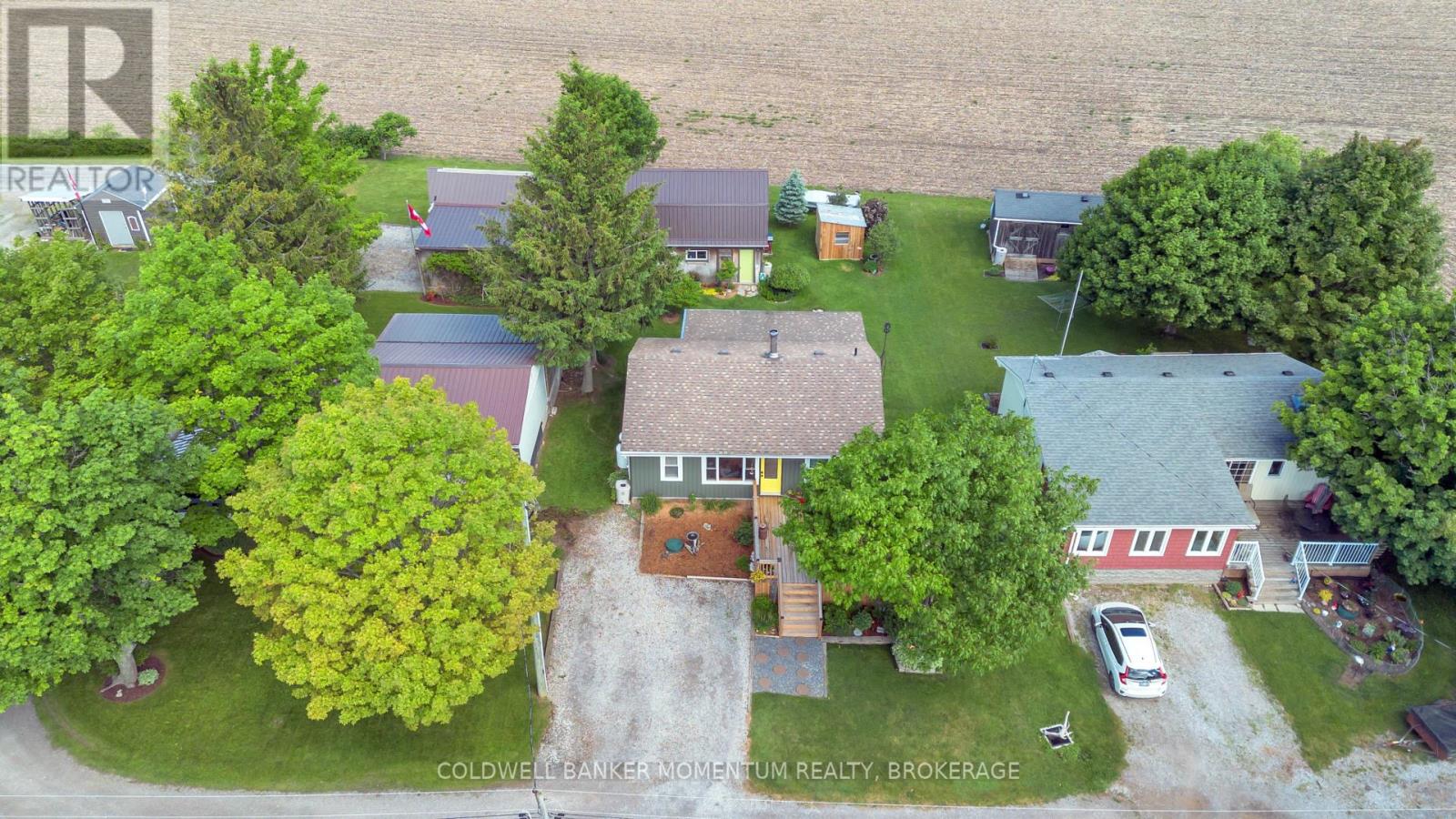 11 COVE LANE - 39