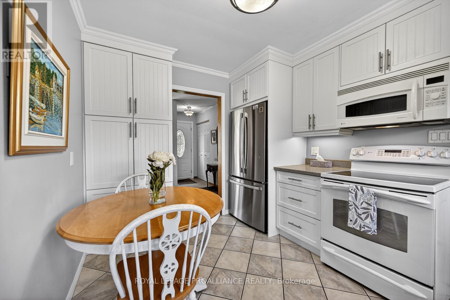 733 STEWART BOULEVARD - 10