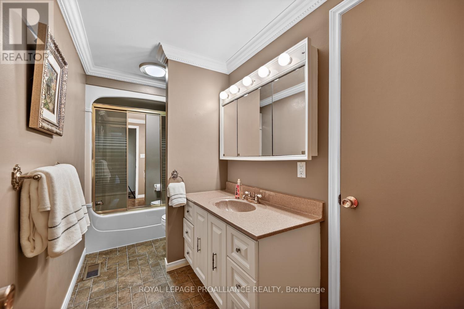 733 STEWART BOULEVARD - 15