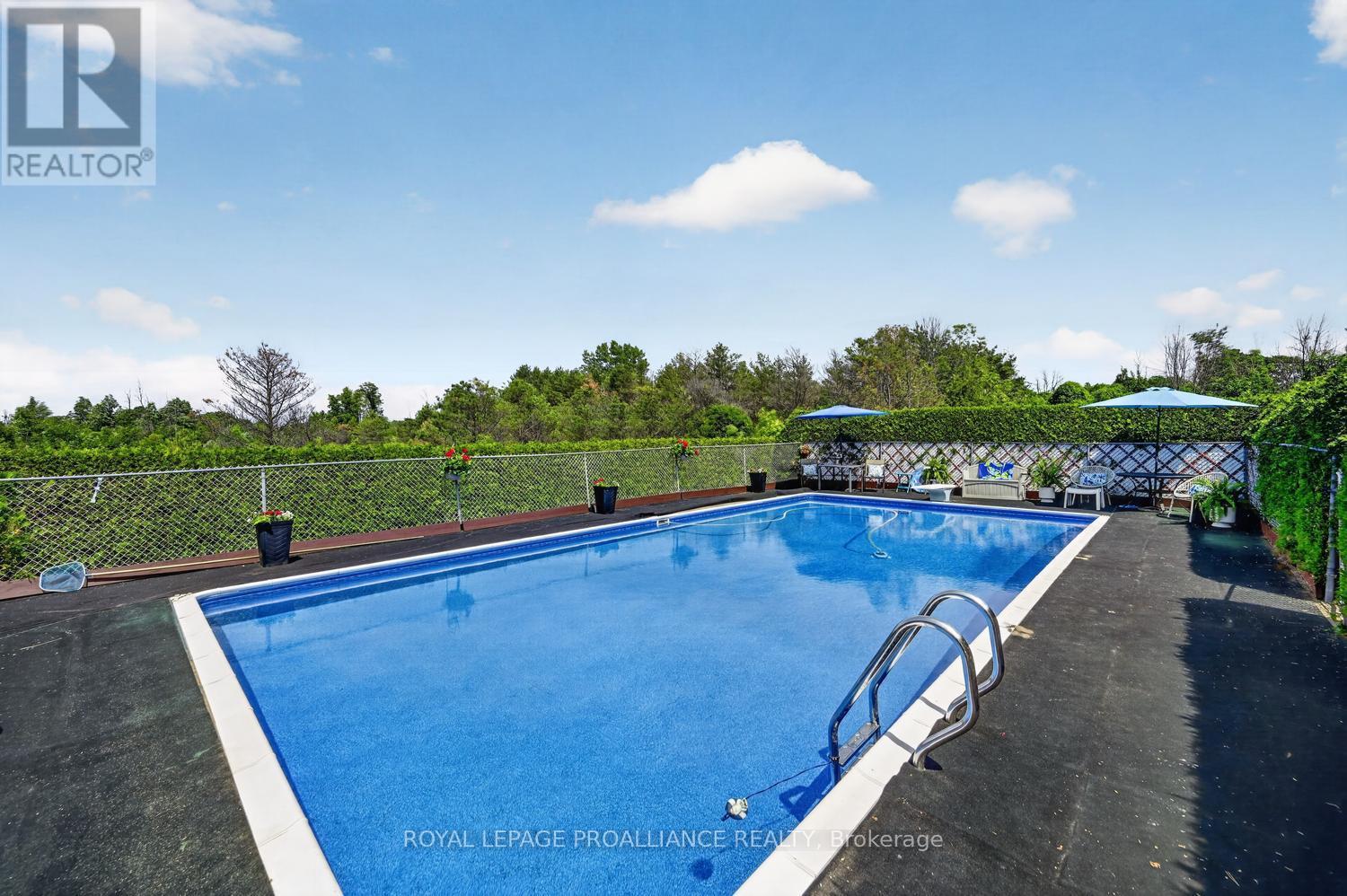 733 STEWART BOULEVARD - 29