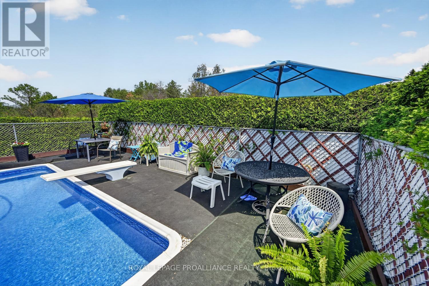 733 STEWART BOULEVARD - 32