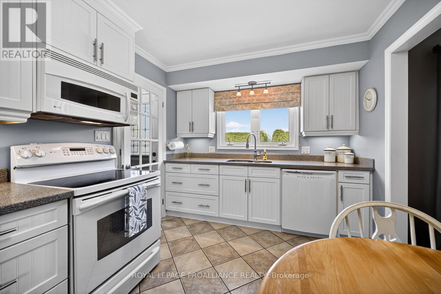 733 STEWART BOULEVARD - 9