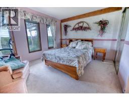 5785 Simon Lake Road, 100 Mile House, BC V0K2E1 Photo 14