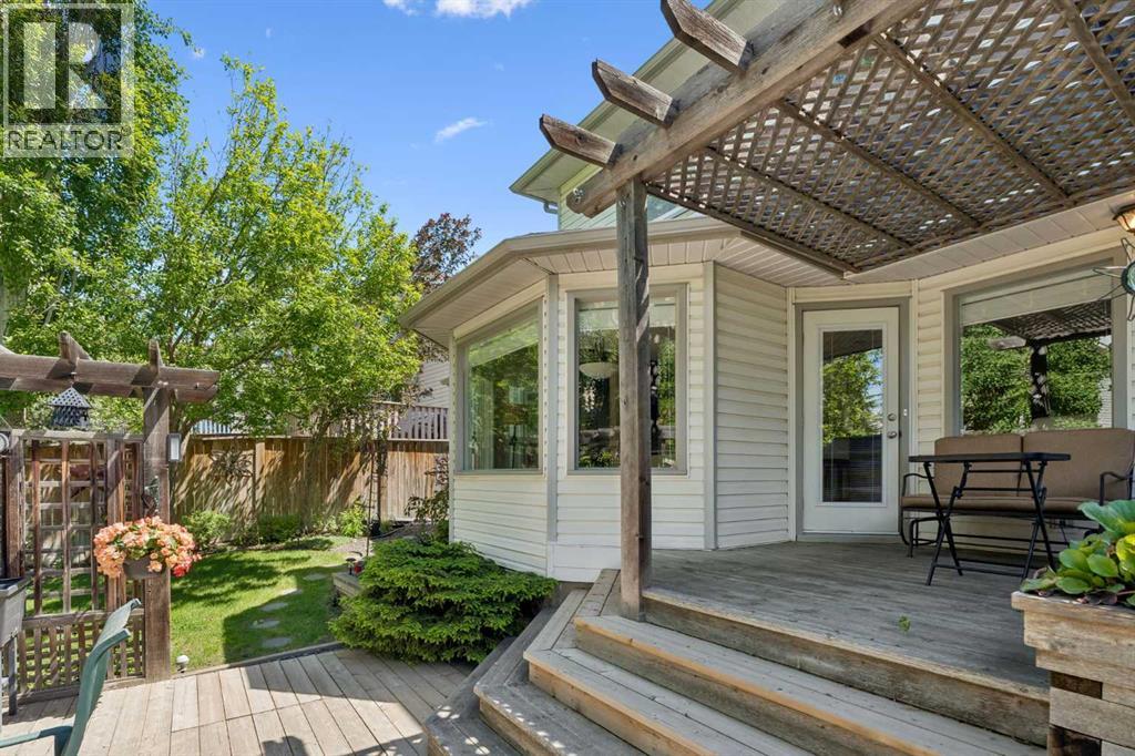 67 Hawkwood Drive NW — photo 35